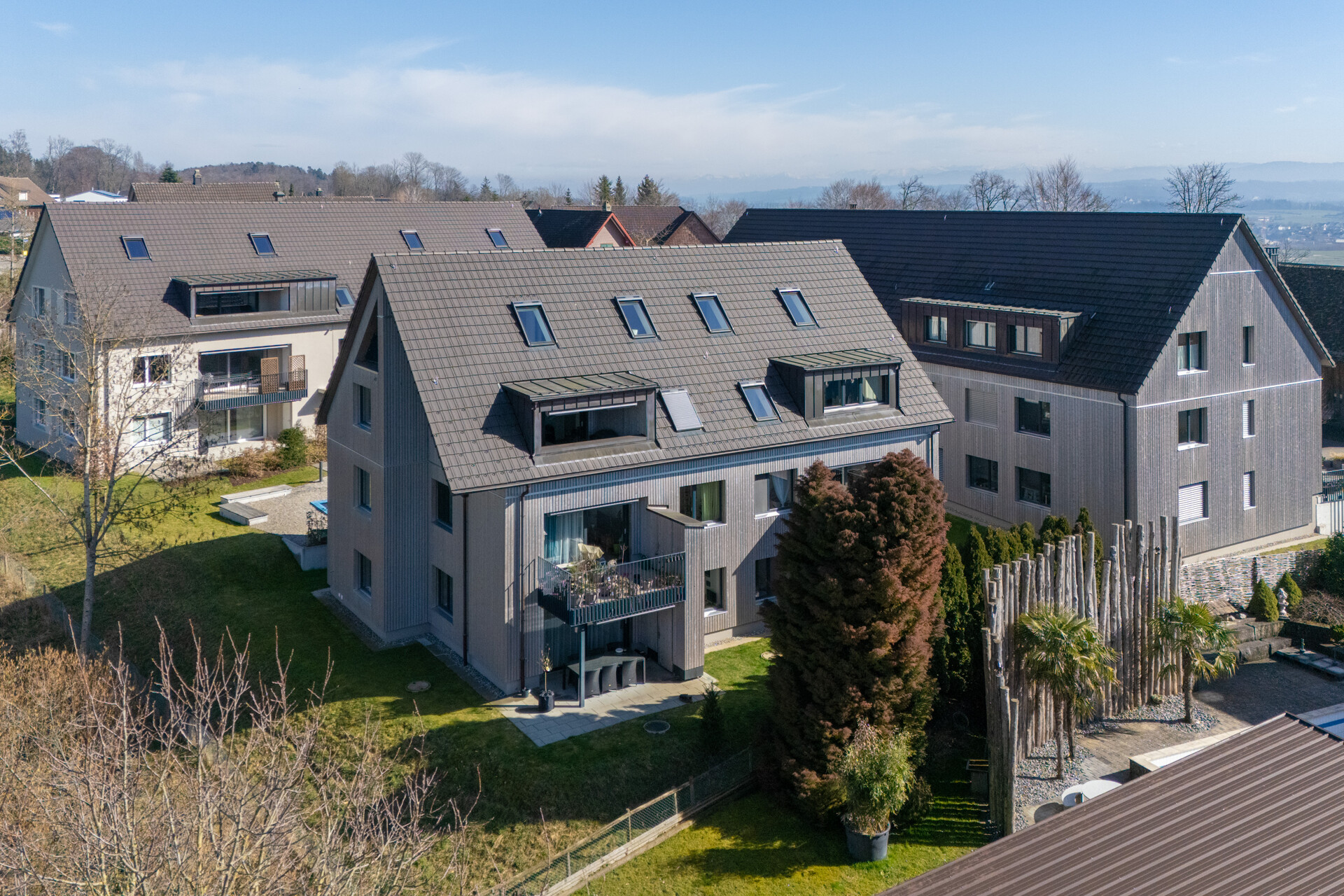 Nachhaltige Kapitalanlage mit 3 Einheiten in modernem Sechsparteienhaus